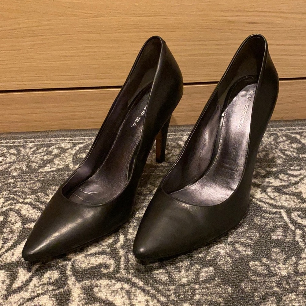 Via Spica | Leather Pointed Pumps
